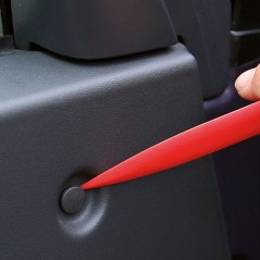 Enlevez facilement clips de panneau de porte avec les spatules de démontage.